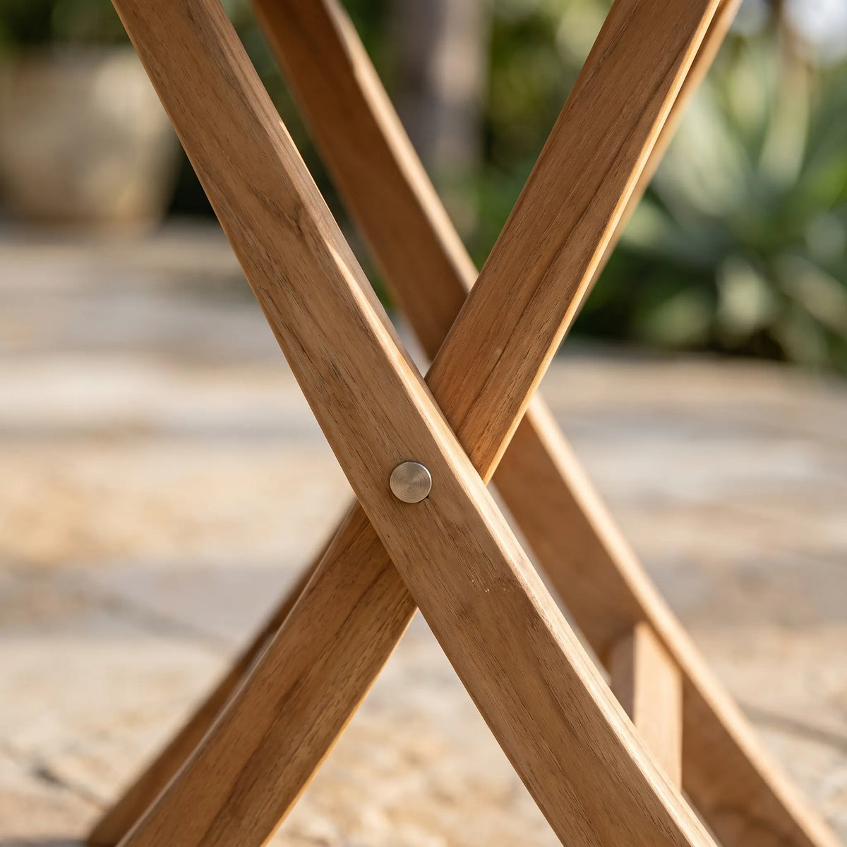 MONTAGE 20″ ROUND SIDE FOLDING TABLE